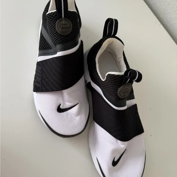 Nike Kids Black and White Presto Slip-On Shoes - Picture 2 of 7